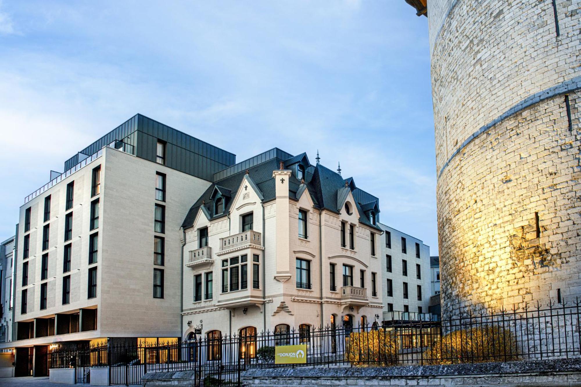Radisson Blu Hotel, Centre 4*