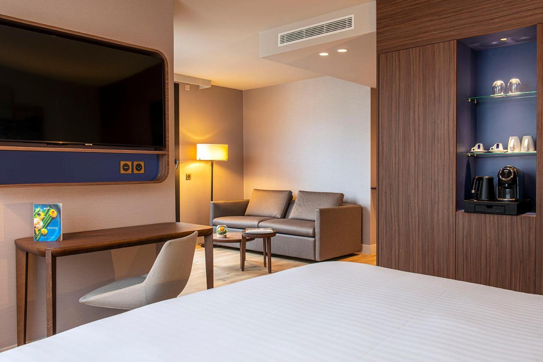 Radisson Blu Hotel, Centre Hotel 4*